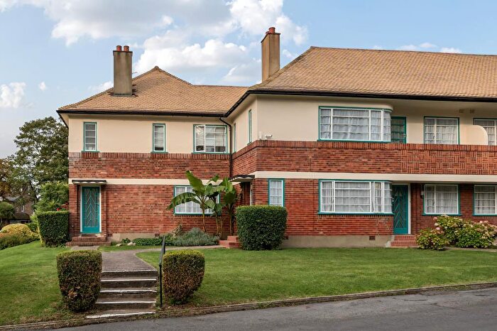 2 Bedroom Flat To Rent In Glenhill Close, Finchley, N3