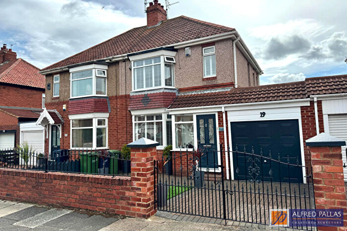 3 Bedroom Semi-Detached House For Sale In Wearmouth Avenue, Off Newcastle Road, SR5