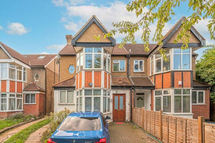 1 Bedroom Flat To Rent In Watford Way, Hendon, London, NW4