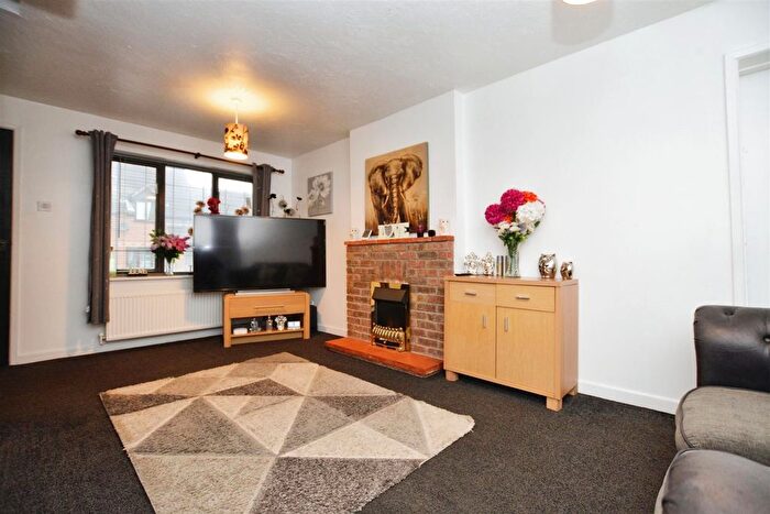 2 Bedroom Semi-Detached House For Sale In Rosemount Drive, Scunthorpe, DN16