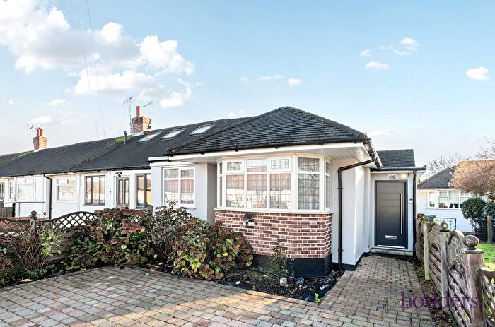 2 Bedroom Bungalow For Sale In Bramley Close, Chertsey, Surrey, KT16