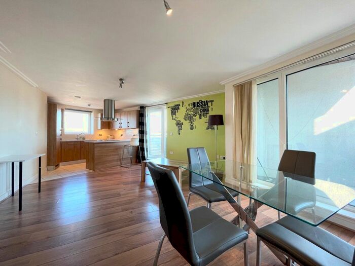 2 Bedroom Flat To Rent In Fleet Street, Brighton, BN1