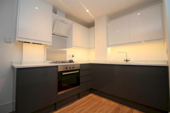 1 Bedroom Flat To Rent In Bartholomew Court, High Street, Waltham Cross, Hertfordshire EN8