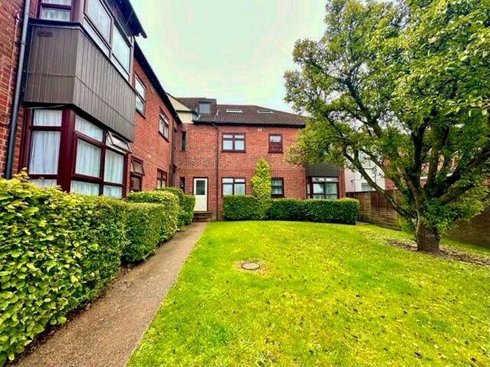 1 Bedroom End Of Terrace House To Rent In Cobden Dell, Bitterne Park, SO18