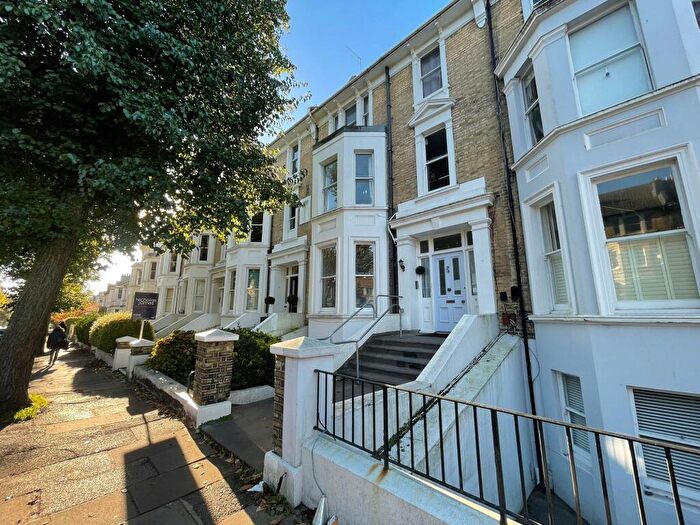 7 Bedroom Flat To Rent In Denmark Villas, Hove, BN3