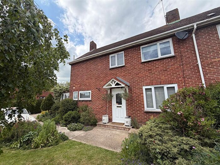 3 Bedroom Semi-Detached House For Sale In Fairey Crescent, Gillingham, SP8