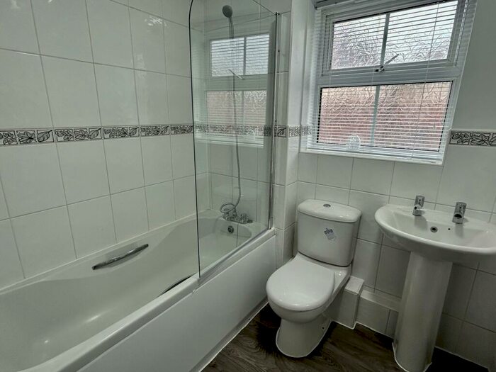 4 Bedroom House To Rent In Whimberry Way, Withington, M20