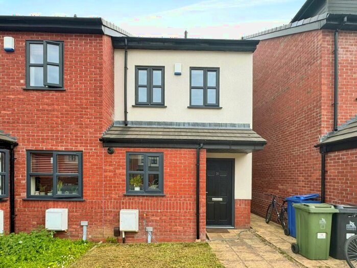 3 Bedroom Semi-Detached House To Rent In Kristine Close, Grimsby, Lincolnshire, DN32