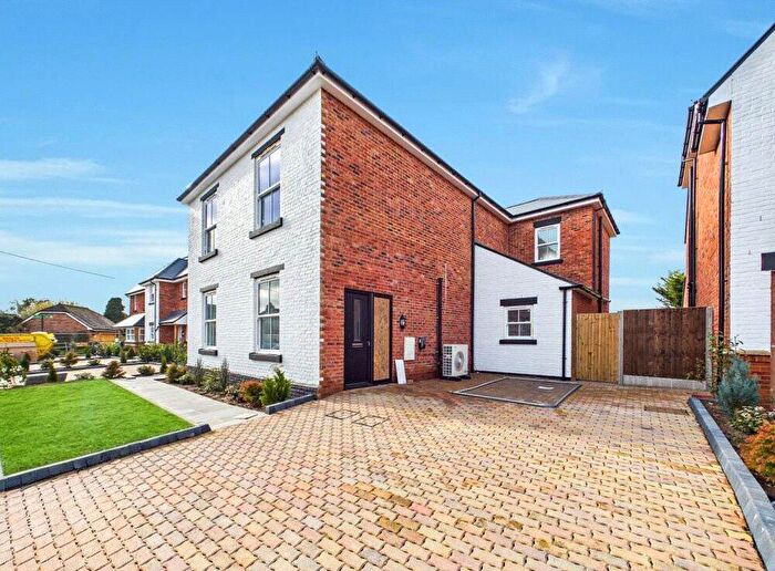 5 Bedroom Detached House For Sale In The Street, Upper Stoke, Rochester, Kent, ME3