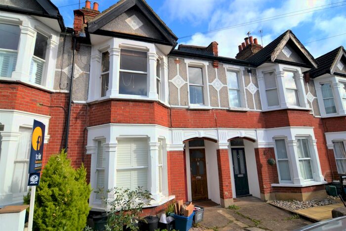 2 Bedroom Flat To Rent In Elmsleigh Road, Twickenham, Uk, TW2