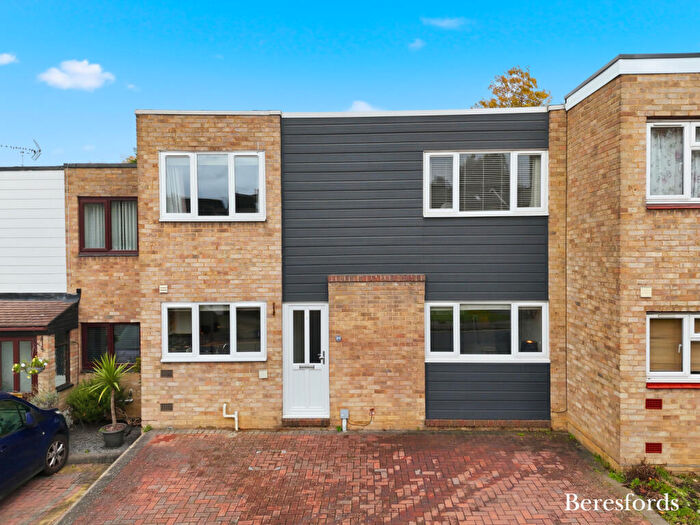 3 Bedroom Terraced House For Sale In Mayfield Gardens, Brentwood, CM14