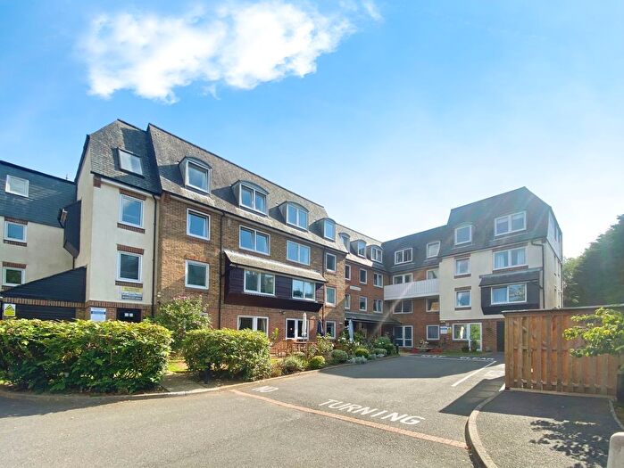 2 Bedroom Property For Sale In Homestream House, Horsham, RH12
