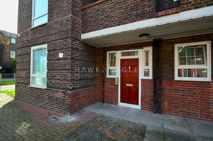 3 Bedroom Flat To Rent In Spelman Street, London, Greater London., E1