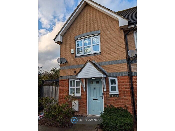 2 Bedroom End Of Terrace House To Rent In Seagull Close, Barking, IG11
