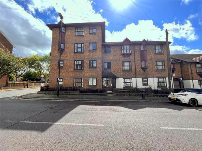 2 Bedroom Flat To Rent In Courthill Road, Lewisham, London, SE13