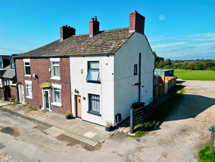 2 Bedroom End Of Terrace House For Sale In Mount Pleasant, Hyde, Greater Manchester, SK14
