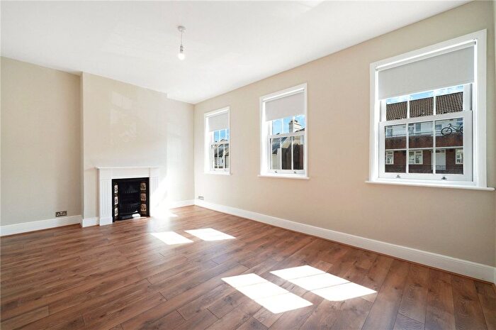 2 Bedroom Flat For Sale In Racton Road, London, SW6