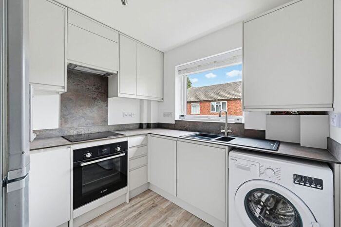 1 Bedroom Flat To Rent In Brackley Road, Beckenham, BR3