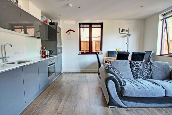 1 Bedroom Apartment To Rent In Hanworth Lane, Chertsey, KT16