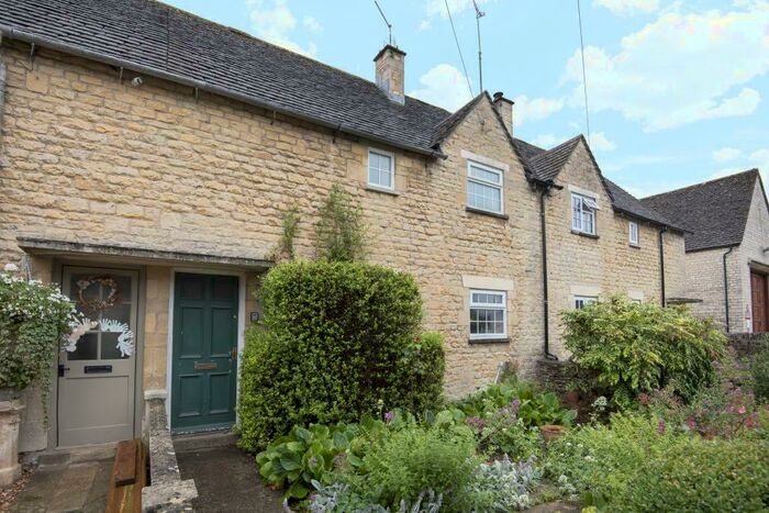 2 Bedroom Cottage To Rent In Burford, Oxfordshire, OX18