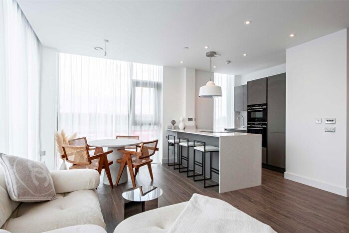 2 Bedroom Apartment To Rent In The Waterside Apartments, Pavilion Road, NG2