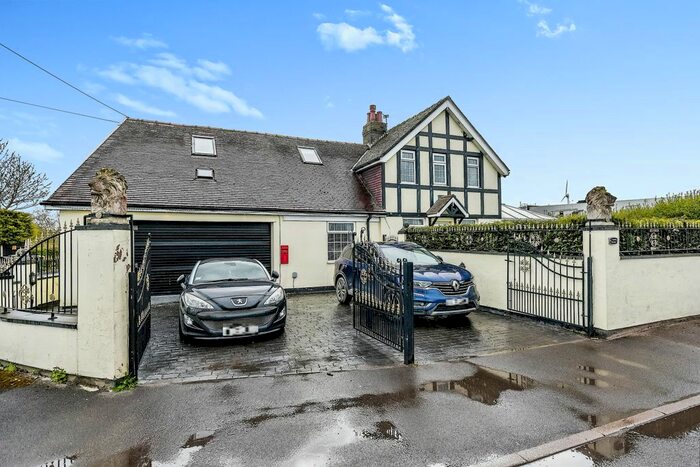 3 Bedroom Detached House For Sale In Stopgate Lane, Simonswood, Liverpool, Lancashire, L33