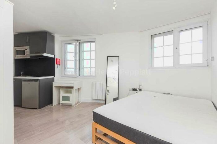 Apartment To Rent In Tunnel Avenue, London, SE10
