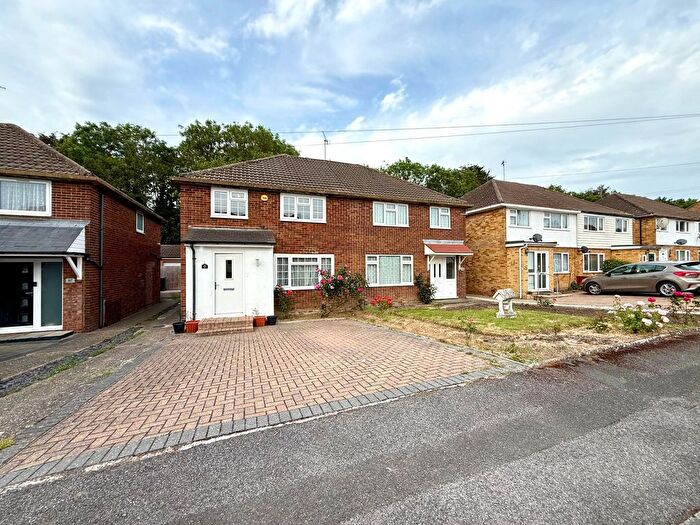 3 Bedroom Semi-Detached House To Rent In Harvey Road, Willesborough, TN24