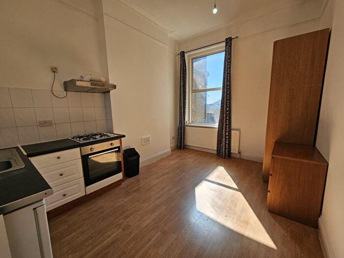 Studio To Rent In Cricklewood Broadway, Cricklewood, NW2