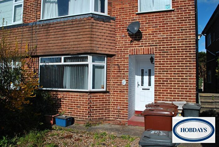 1 Bedroom Maisonette To Rent In Strafford Gate, Potters Bar, Hertfordshire, EN6