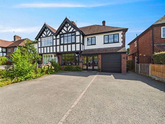 4 Bedroom Semi-Detached House For Sale In Liverpool Road, Chester, CH2