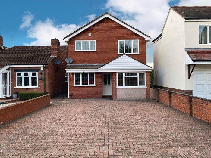 4 Bedroom Detached House To Rent In Broad Street, Kingswinford, DY6