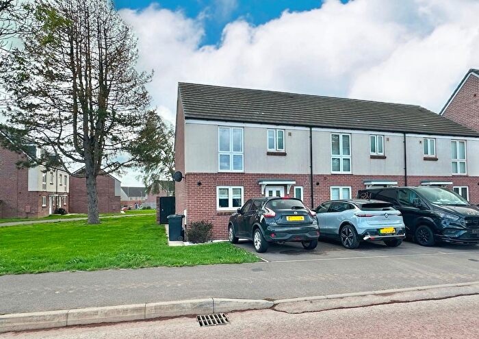 3 Bedroom Semi-detached House For Sale In Kingfisher Drive, Lydney, GL15
