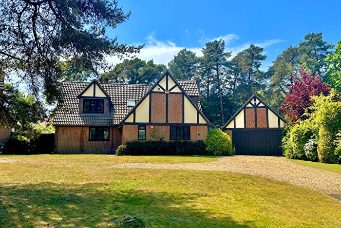 4 Bedroom Detached House For Sale In Evergreens, Lions Lane, Ashley Heath, BH24