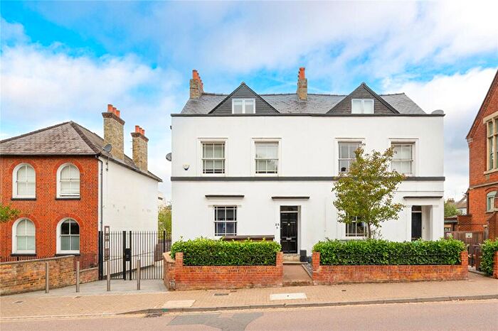 2 Bedroom Duplex For Sale In Alma Road, St. Albans, Hertfordshire, AL1