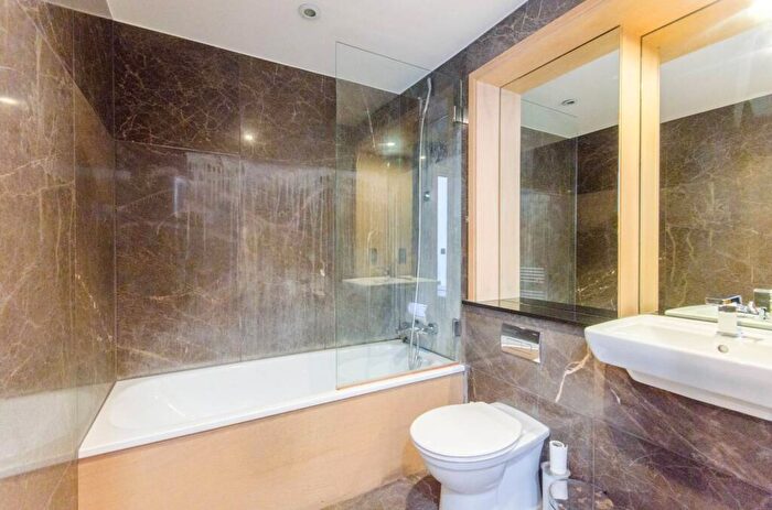 Studio To Rent In Churchway, Camden, London, NW1