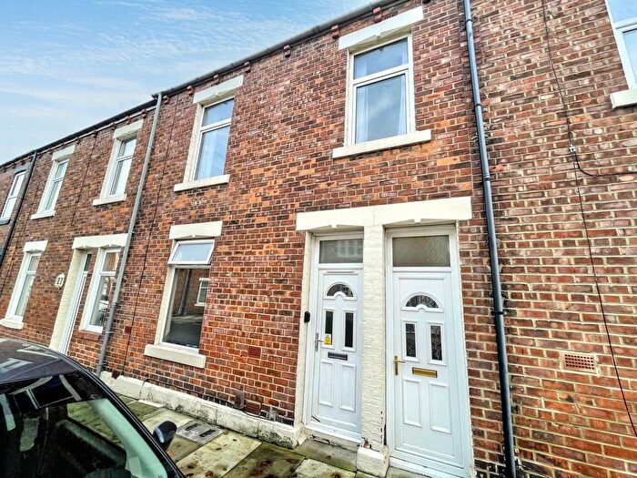 3 Bedroom Flat For Sale In Vine Street, South Shields, NE33