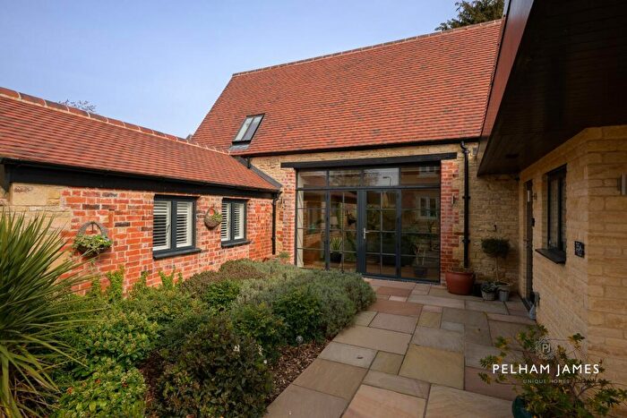 3 Bedroom Barn Conversion For Sale In Main Street, Empingham, LE15