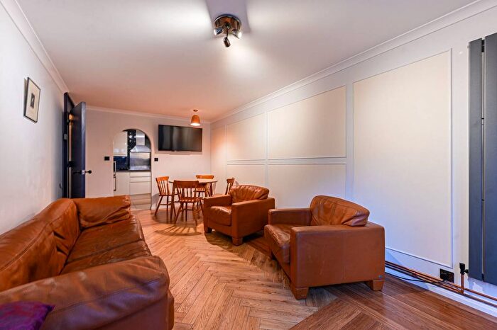 2 Bedroom Flat For Sale In Sun Road, West Kensington, London, W14