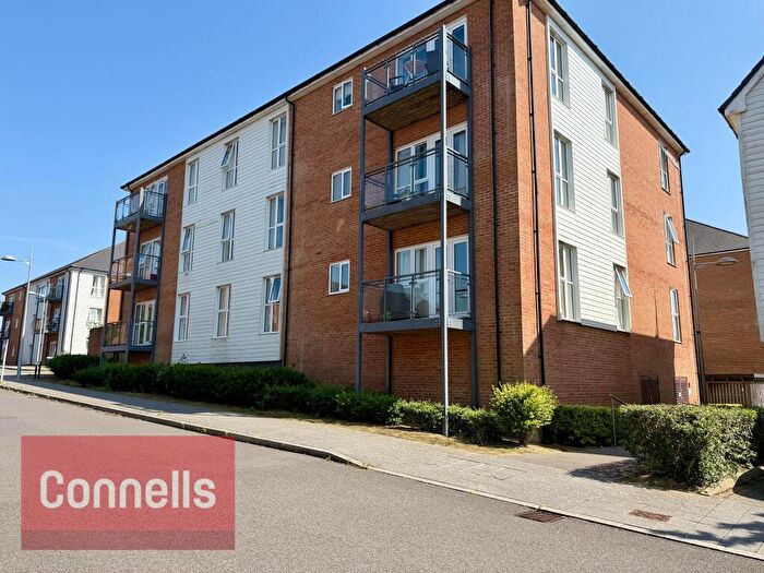 2 Bedroom Apartment To Rent In Holmbush Mews, RH12