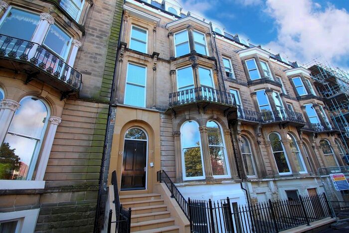 2 Bedroom Flat To Rent In Esplanade Gardens, South Cliff, Scarborough, YO11