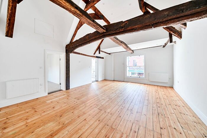 2 Bedroom Flat To Rent In West Street, Farnham, GU9