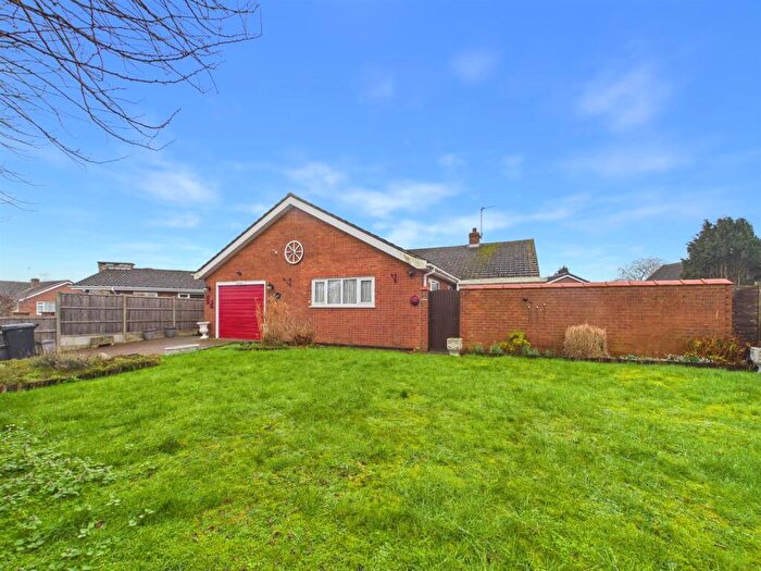 2 Bedroom Detached Bungalow For Sale In Coles Avenue, Alford, LN13