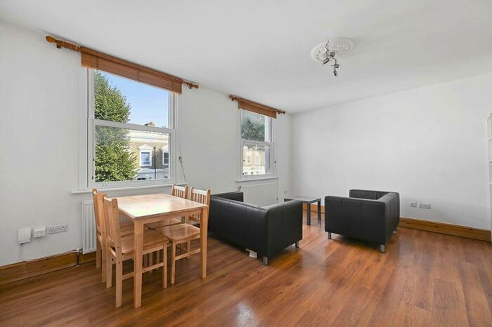 3 Bedroom Maisonette To Rent In Loftus Road, Shepherds Bush, W12