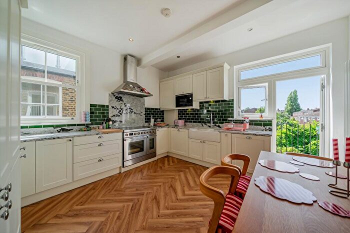 2 Bedroom Maisonette To Rent In Oakmead Road, Balham, London, SW12