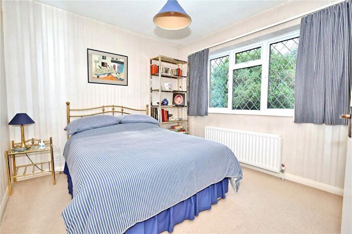 4 Bedroom Detached House For Sale In Lovelace Drive, Pyrford, Woking, Surrey, GU22