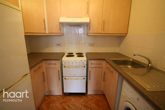 2 Bedroom Flat To Rent In Mannamead Road, Plymouth, PL3