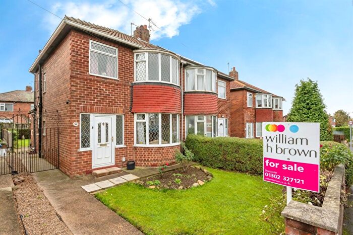3 Bedroom Semi-Detached House For Sale In Harrowden Road, Doncaster, DN2