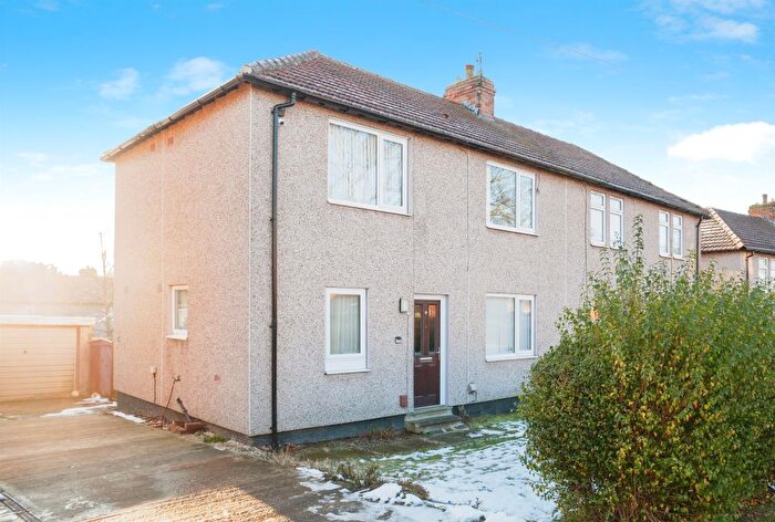 3 Bedroom Property To Rent In Little John Crescent, Wakefield, WF2