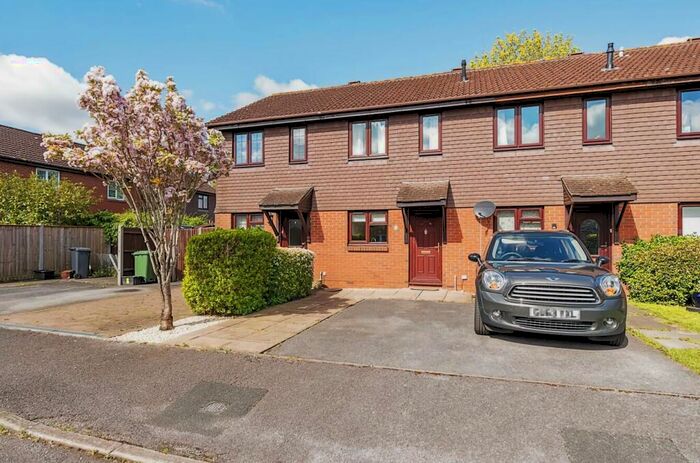 2 Bedroom House To Rent In Monmouth Close, Chandlers Ford, SO53